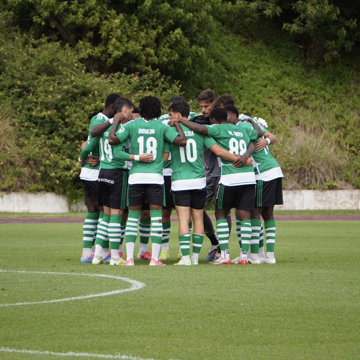 Crónica do jogo em Ponta Delgada