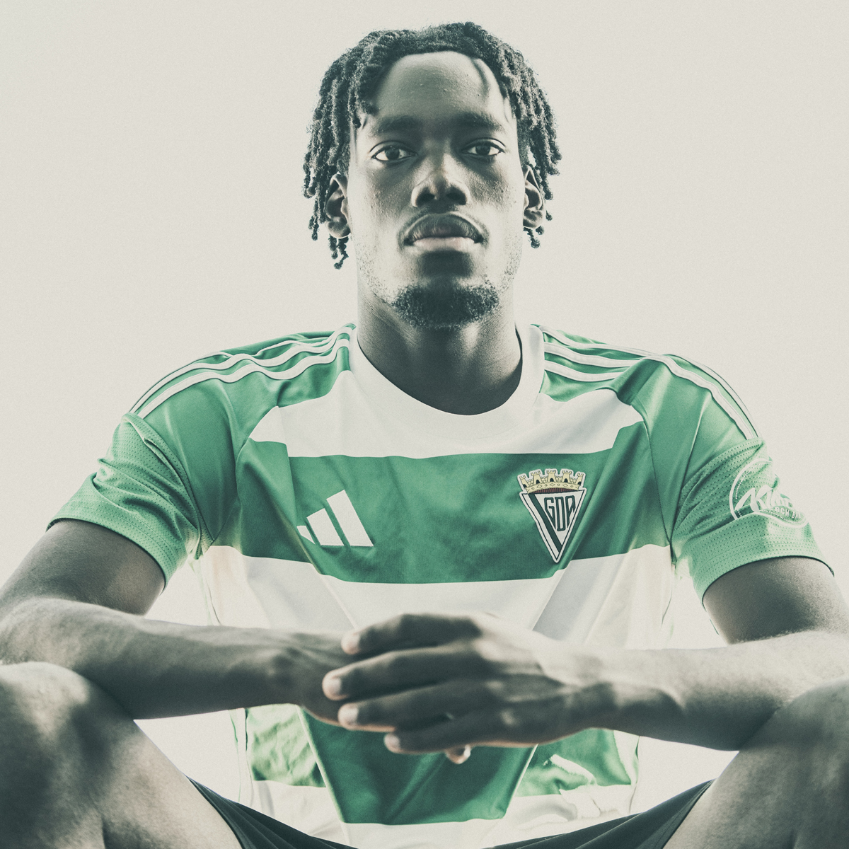 Sascha Touodop reforça o ataque